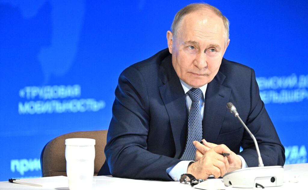 Путин освободил от НДС общепит на упрощенке и патенте