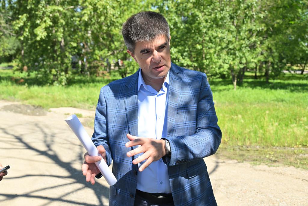 Сутурин об аварийном жилье, комплекном развитии территорий и стоимости квадратного метра