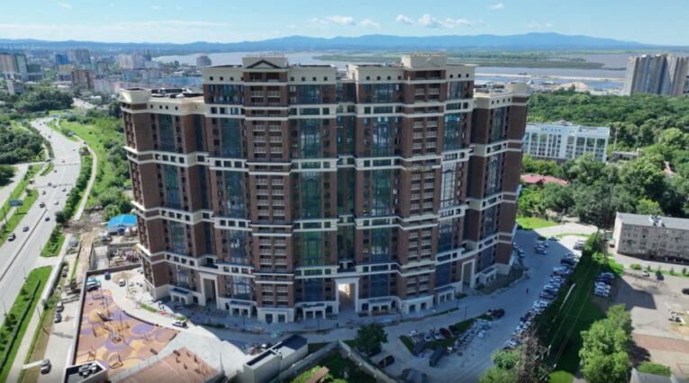 За 2025 год в Хабаровском крае сдали около 410 тысяч квадратов жилья
