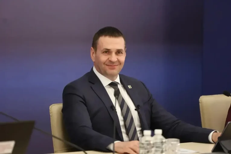Дмитрий Демешин поздравил свою альма-матер с круглой датой