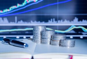 При ставке по вкладам 10–12% более половины россиян готовы добавить в портфель инвестиции